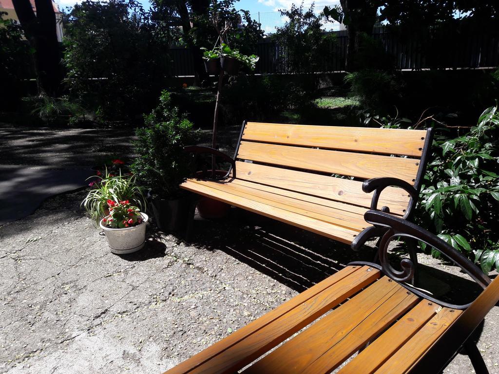 Orchidea Apartman Eger Buitenkant foto