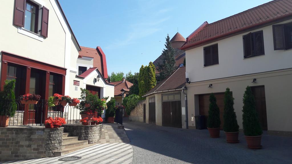 Orchidea Apartman Eger Buitenkant foto